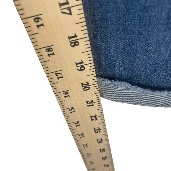 Kut From Kloth Women's Size 4p Medium Wash Mid Rise Capri Jeans - Picture 10 of 10